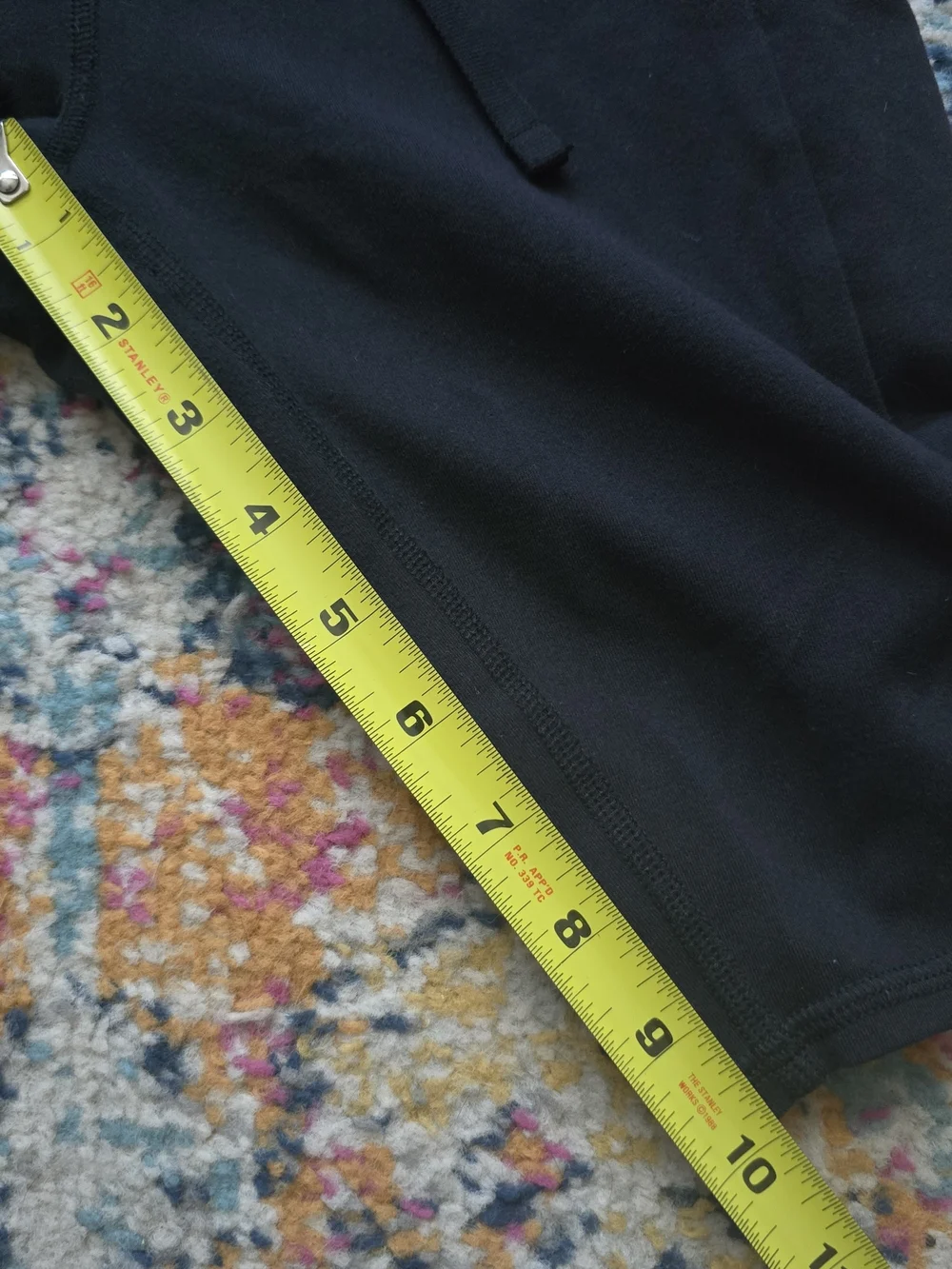 ALO Yoga Black Women's Bike Shorts with Drawstring Waist And Pockets!